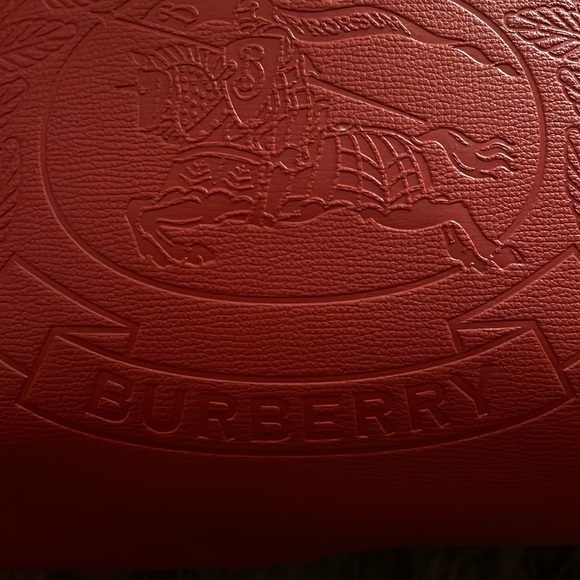 Authentic Burberry - Picture 2 of 11